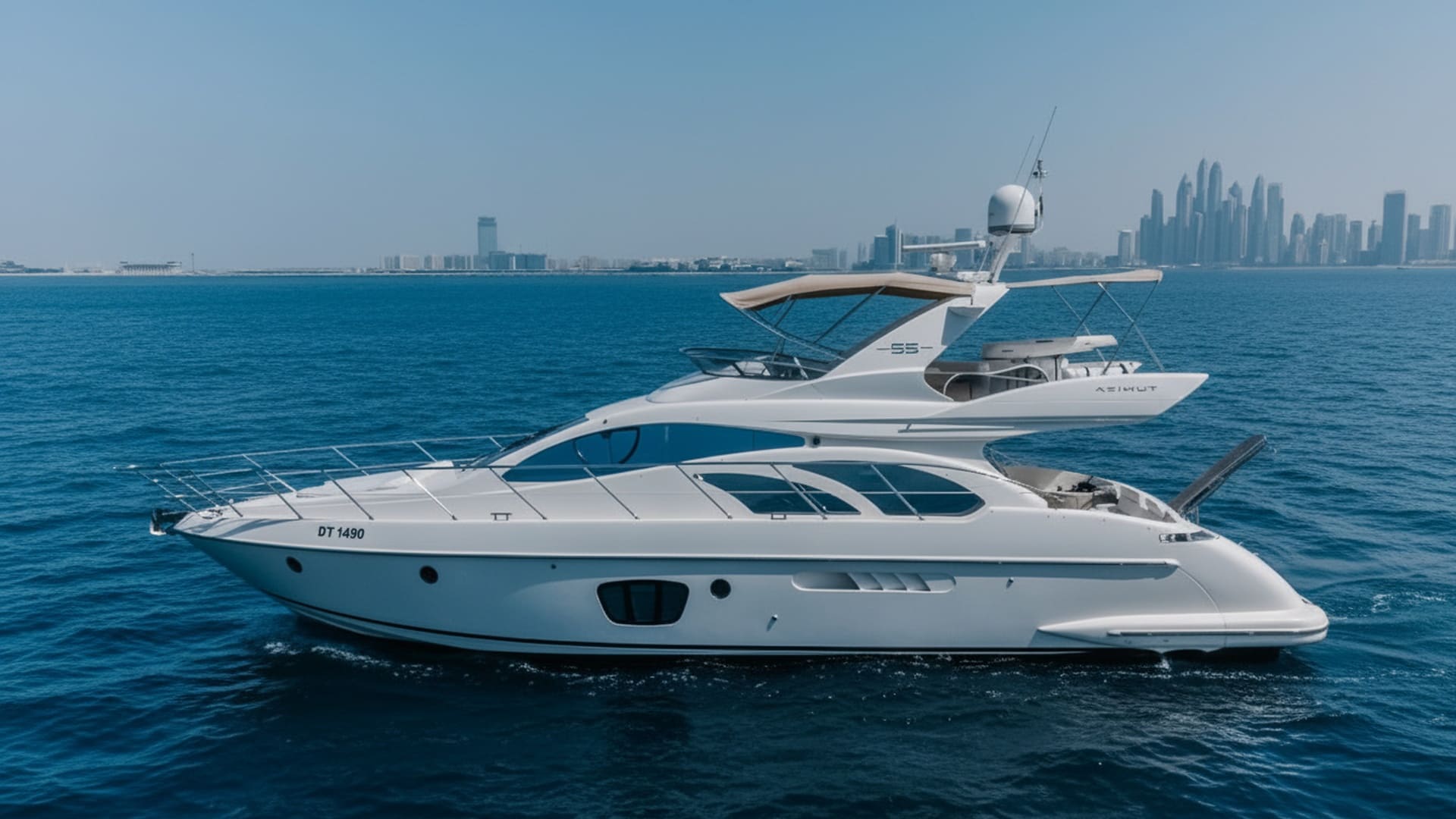 Vision Voyager 55 ft: роскошная яхта в Дубай Марина, внешний вид